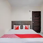 Oyo 92530 Rosela House Syariah