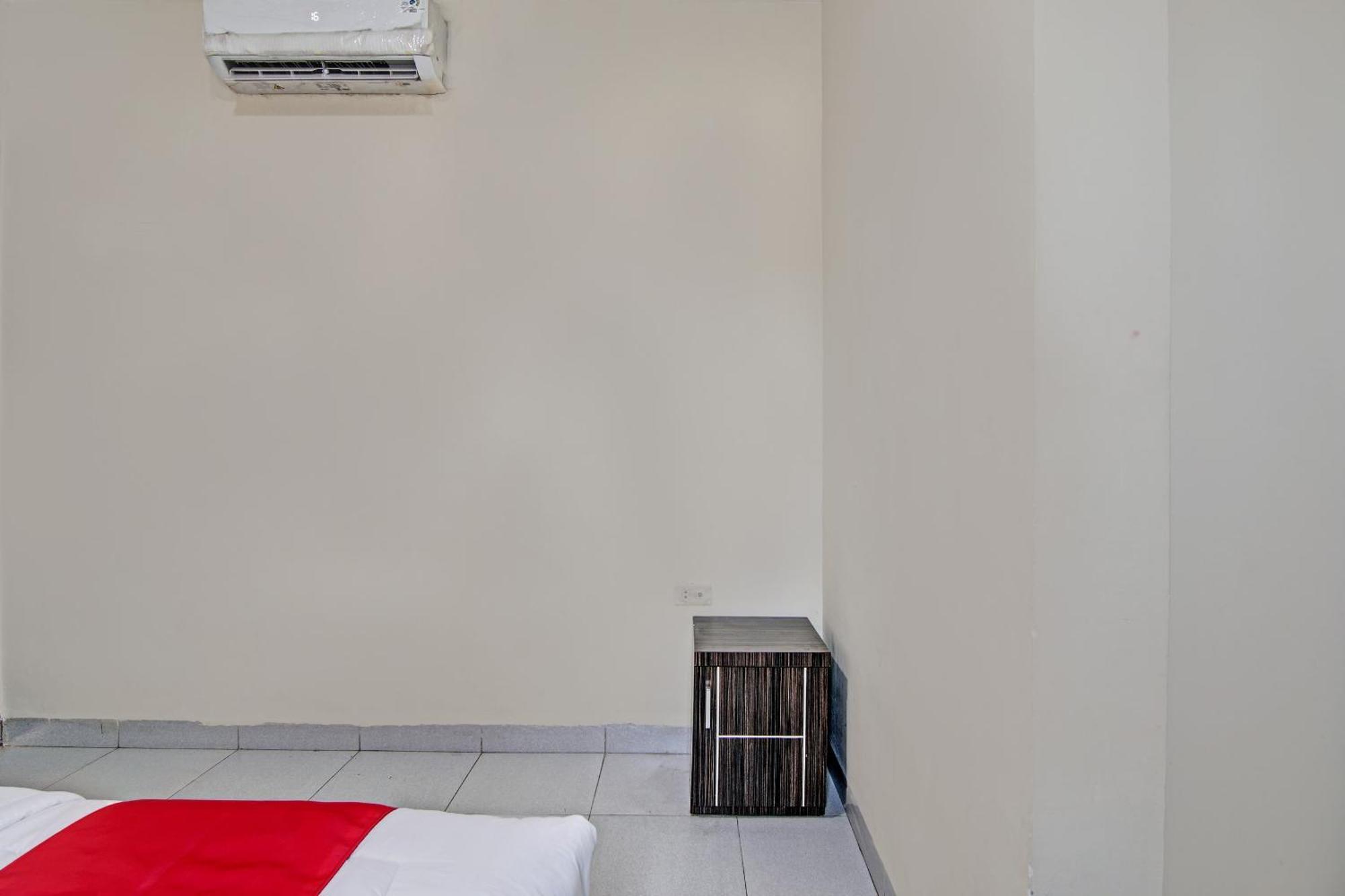 Oyo 92530 Rosela House Syariah Hotel Pekanbaru