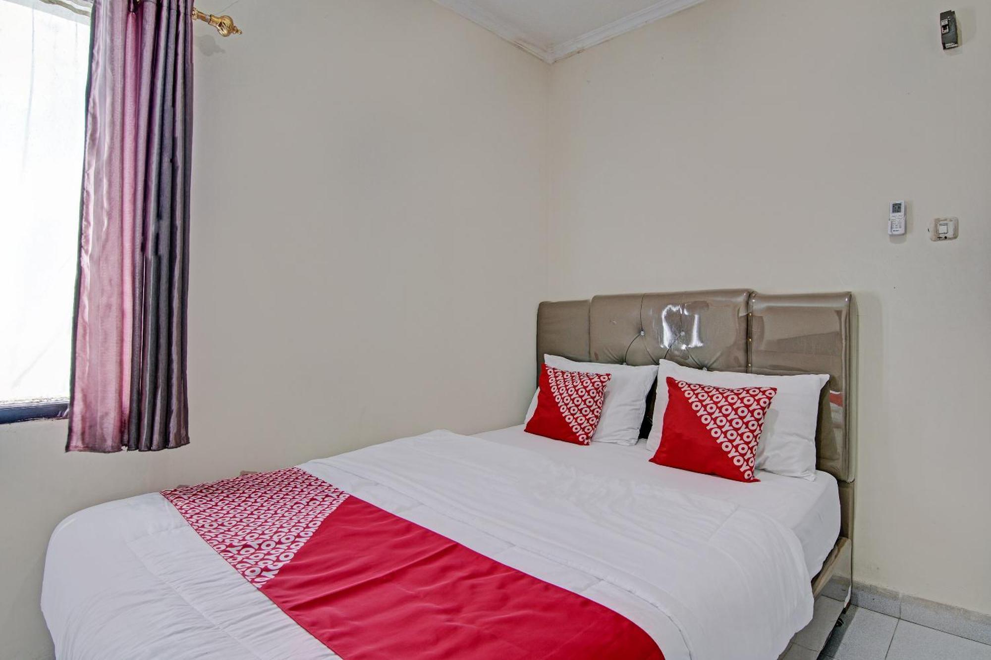 Oyo 92530 Rosela House Syariah Hotel 2*
