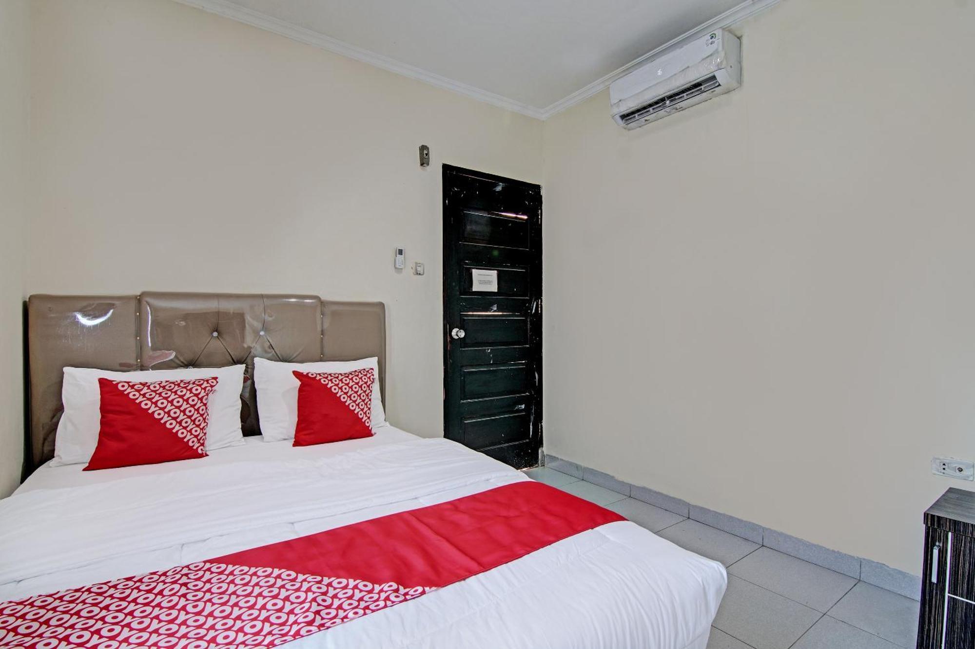 Oyo 92530 Rosela House Syariah